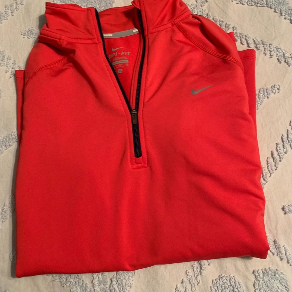 Nike women’s pullover